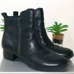 Born Booties black size 8.5